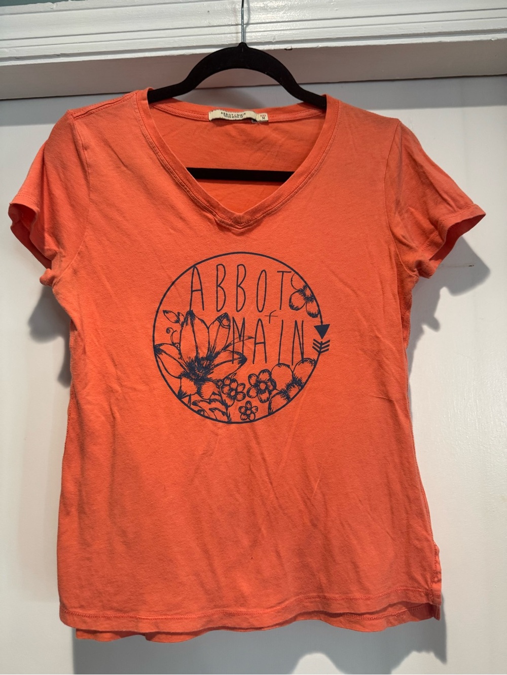 Abbot Main Tee Shirt Womens Medium floral tattoo V Neck Short Sleeve